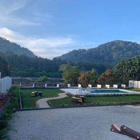 Seeheim Resorts Athirappilly Zewnętrze zdjęcie