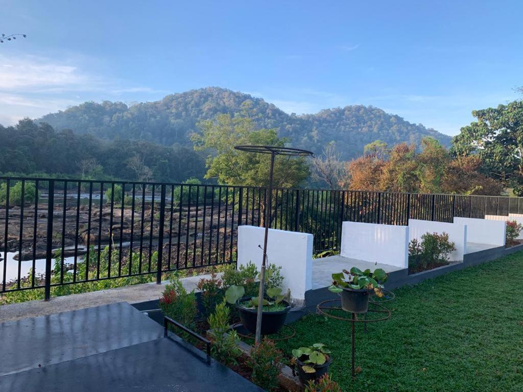 Seeheim Resorts Athirappilly Zewnętrze zdjęcie